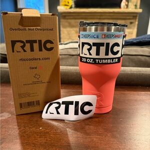 Rtic 20 ounce spill proof 🪸 Coral 🪸 travel tumbler with lid insulated stainless